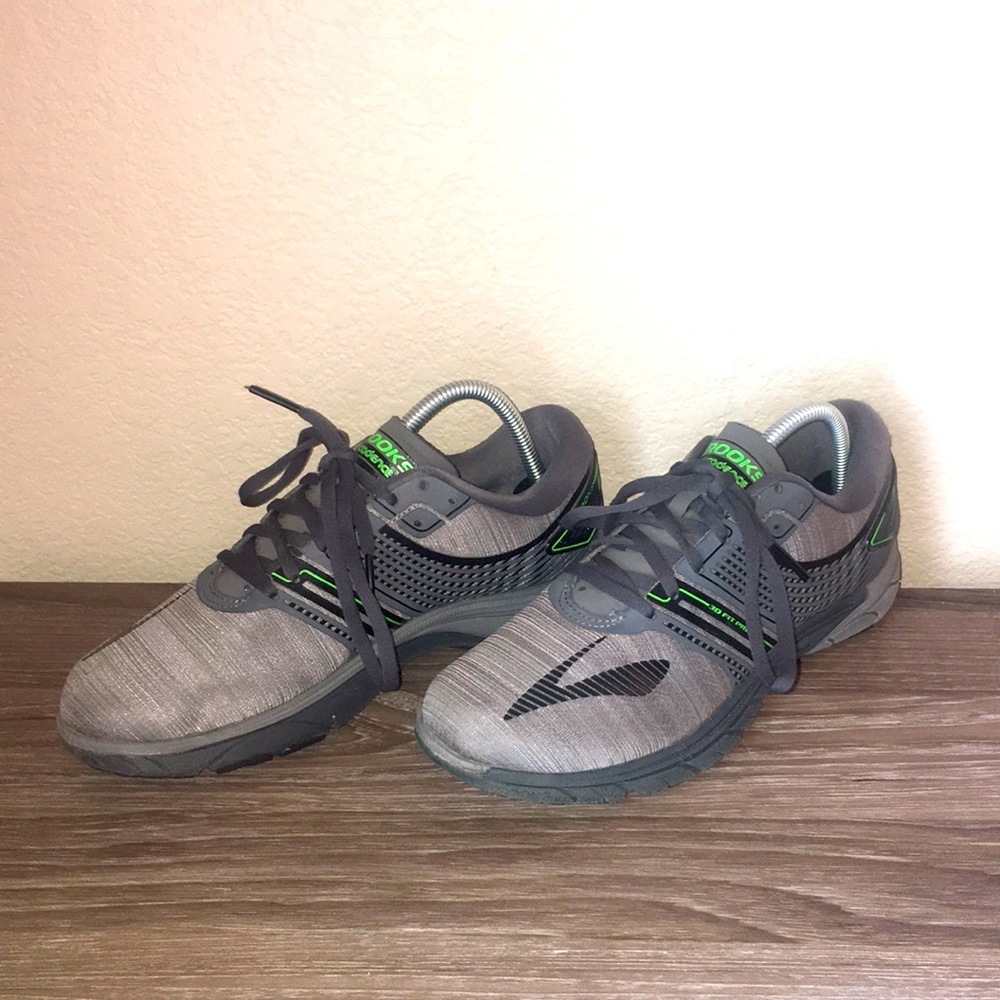 Men’s Brooks pure cadence six athletic running shoes 3-D fit print Size 8 1/2